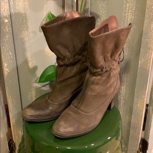 Clarks Artisan brown leather tie back heel boots